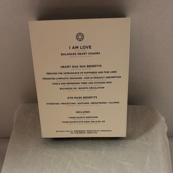 Heart Gua Sha Rose Quartz Mask - Picture 2 of 3